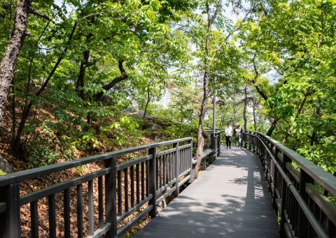 ペボンサン(拝峰山)近隣公園